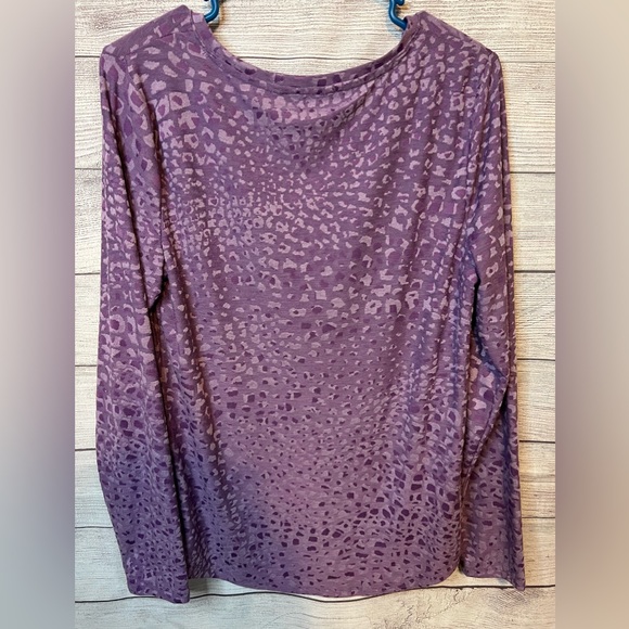 Simply Vera Vera Wang Purple Animal Print Top M - Picture 2 of 6